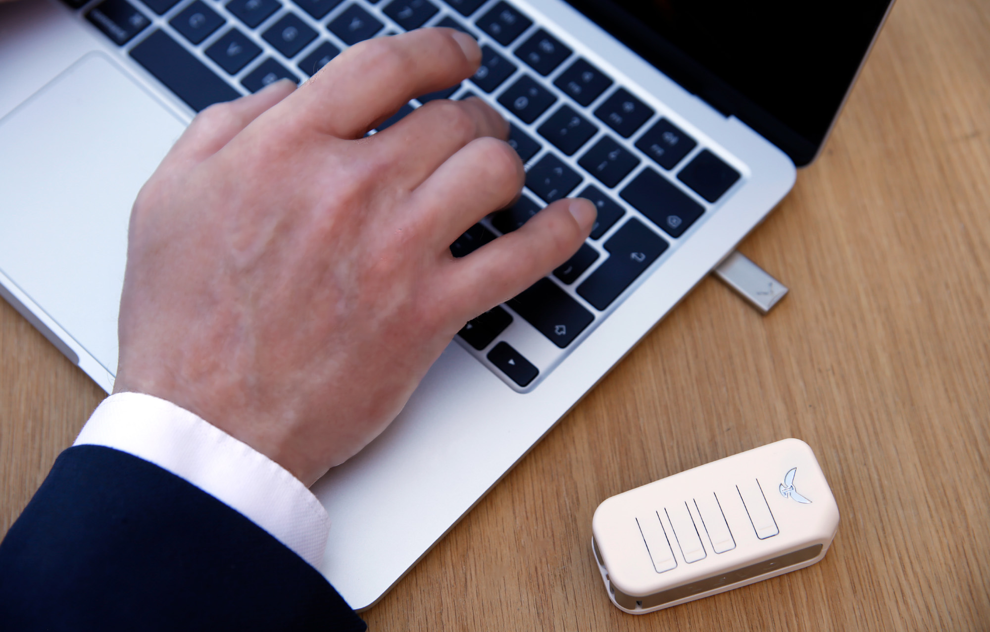 Levo® incorpora una ranura especial para dispositivos MEMORY. Un pendrive de almacenamiento de datos de gran capacidad.